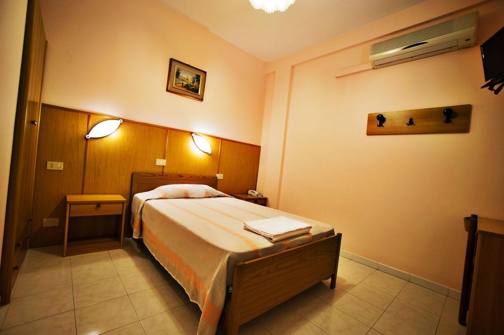 Albergo Magrini Della Genga Kamer foto
