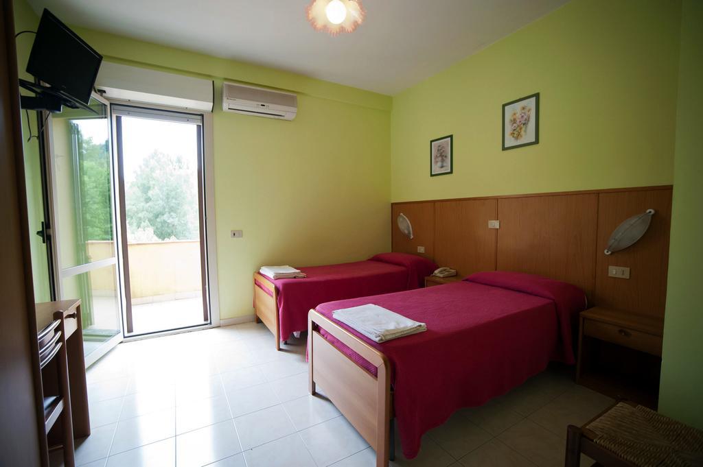 Albergo Magrini Della Genga Genga  Kamer foto