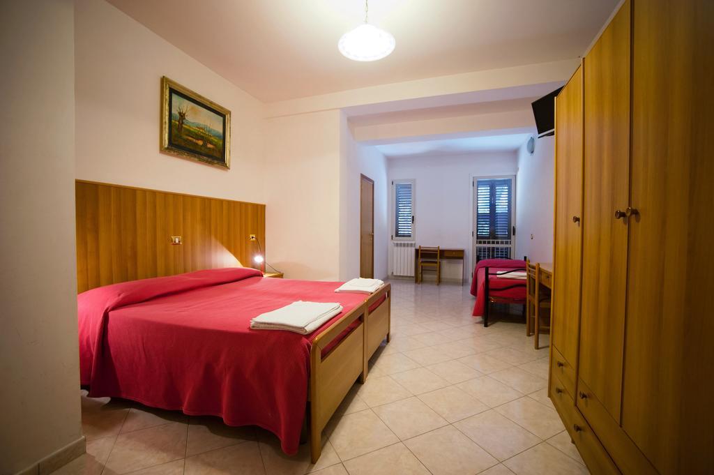 Albergo Magrini Della Genga Genga  Kamer foto